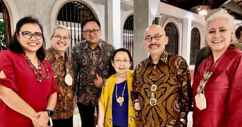 Men uyatchan qizman, lekin men sikni sorishni yaxshi koraman.